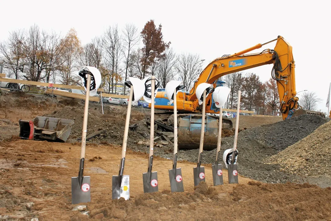 Spatenstich für den Neubau in der Linsenhalde