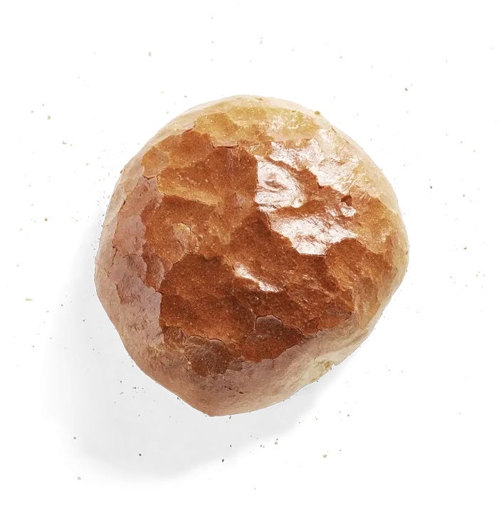 Genetztes Bauernbrot, freigestellt von oben