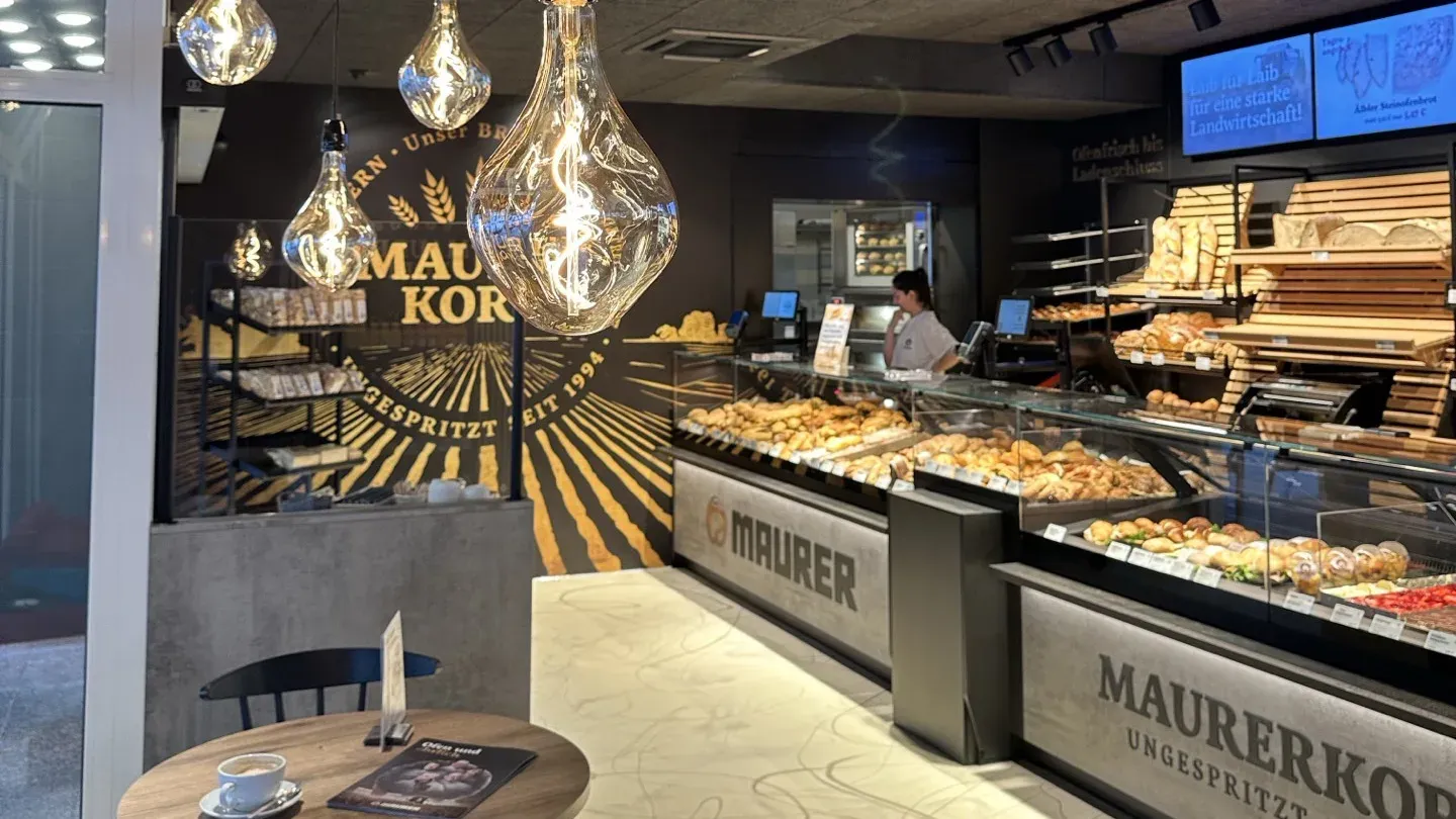 Blick in das Bäckerei-Café Waiblingen-Rinnenäcker