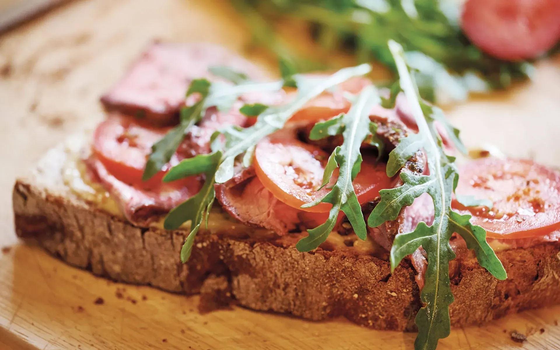 Roastbeef-Älbler-Sandwich, angerichtet