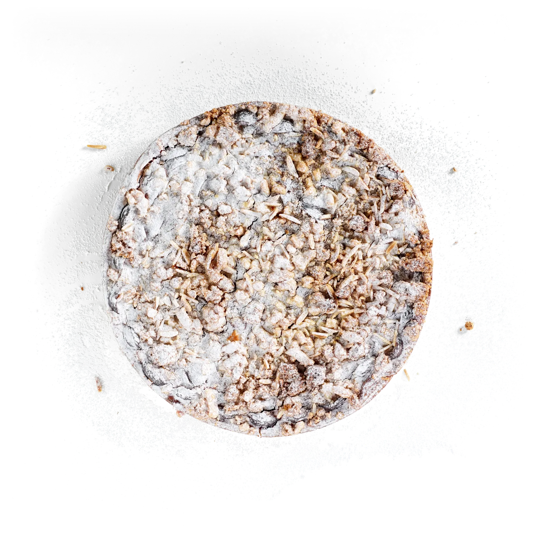 Zwetschgen-Streuselkuchen, freigestellt von oben